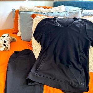Scrub set